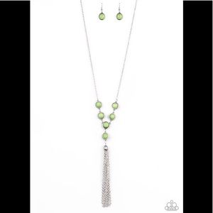 paparazzi Jewelry - Rural Heiress - Green paparazzi Jewelry - Rural Heiress - Green